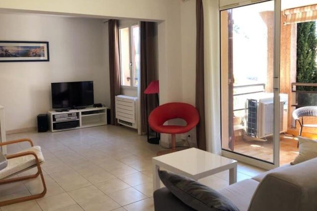 Appartement 60M2 - 2 Chambres A Une Minute Des Plages, Parking Prive Соссе-ле-Пен Экстерьер фото